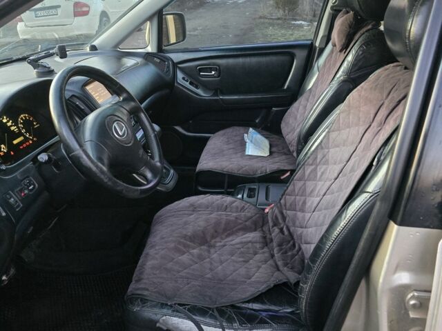 Бежевий Лексус РХ, об'ємом двигуна 3 л та пробігом 300 тис. км за 4500 $, фото 1 на Automoto.ua