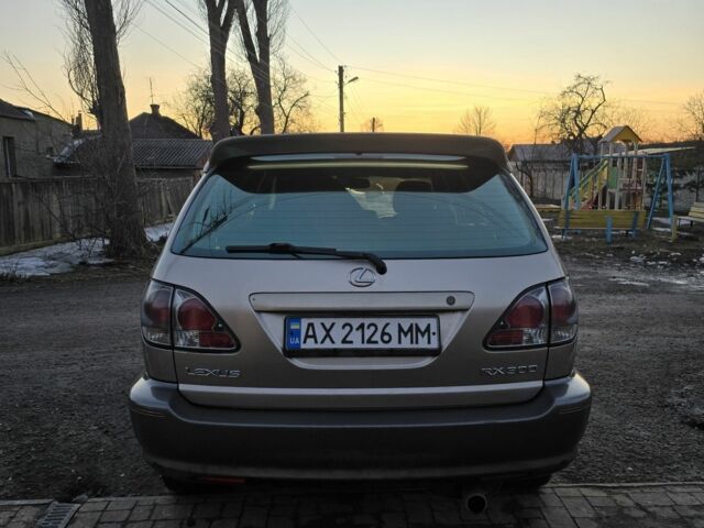 Бежевий Лексус РХ, об'ємом двигуна 3 л та пробігом 300 тис. км за 4500 $, фото 4 на Automoto.ua