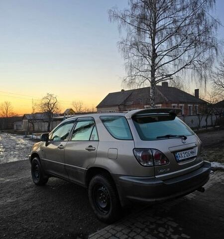 Бежевый Лексус РХ, объемом двигателя 3 л и пробегом 300 тыс. км за 4500 $, фото 6 на Automoto.ua