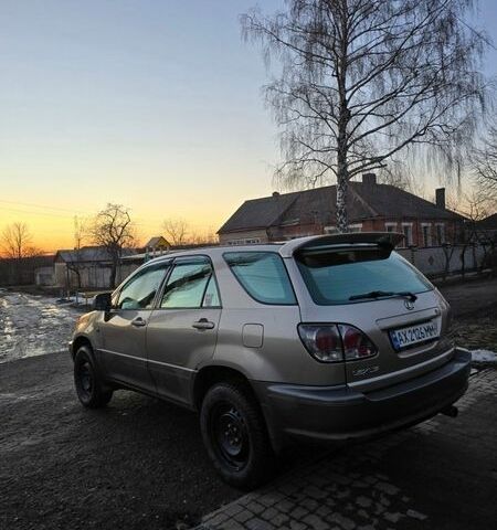 Бежевый Лексус РХ, объемом двигателя 3 л и пробегом 300 тыс. км за 4500 $, фото 8 на Automoto.ua