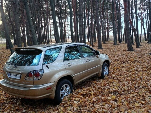 Бежевый Лексус РХ, объемом двигателя 3 л и пробегом 300 тыс. км за 6200 $, фото 9 на Automoto.ua