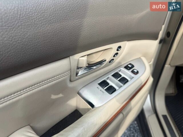 Бежевий Лексус РХ, об'ємом двигуна 3 л та пробігом 280 тис. км за 6900 $, фото 15 на Automoto.ua