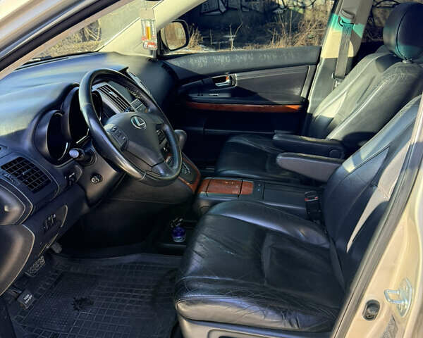 Бежевый Лексус РХ, объемом двигателя 3 л и пробегом 345 тыс. км за 8000 $, фото 12 на Automoto.ua