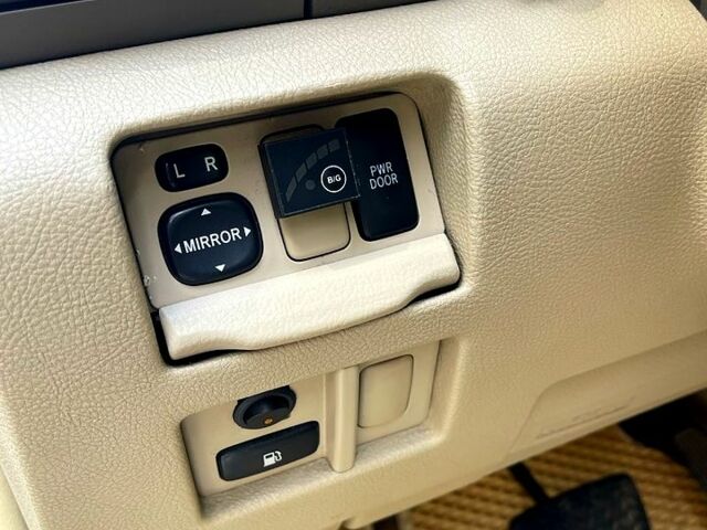 Бежевый Лексус РХ, объемом двигателя 3.3 л и пробегом 352 тыс. км за 6900 $, фото 8 на Automoto.ua