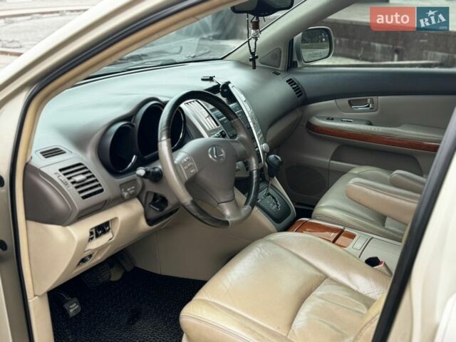 Бежевый Лексус РХ, объемом двигателя 3.3 л и пробегом 270 тыс. км за 9200 $, фото 11 на Automoto.ua