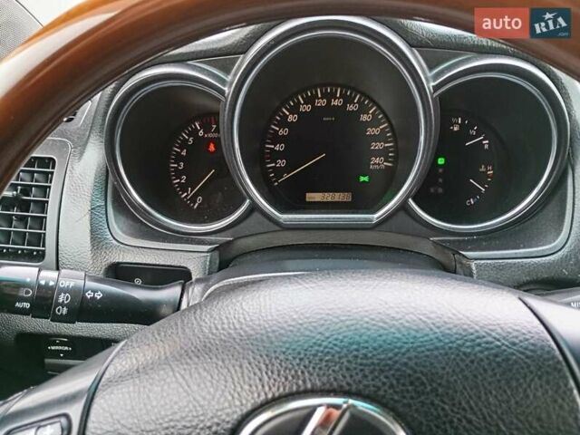 Бежевый Лексус РХ, объемом двигателя 3 л и пробегом 329 тыс. км за 7500 $, фото 12 на Automoto.ua