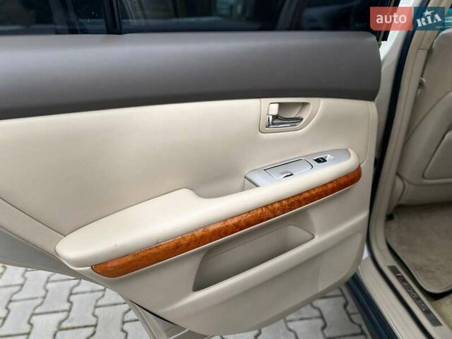 Бежевый Лексус РХ, объемом двигателя 3.31 л и пробегом 258 тыс. км за 8900 $, фото 20 на Automoto.ua