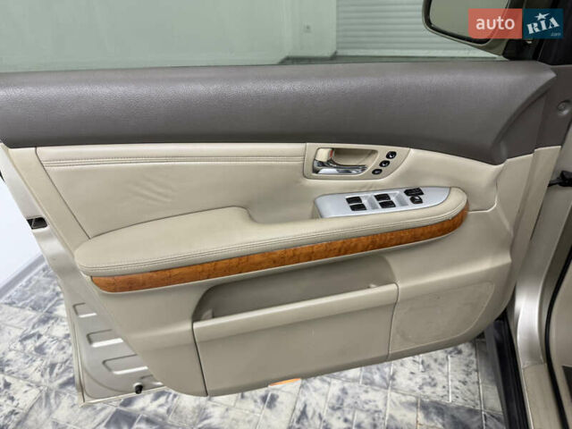 Бежевий Лексус РХ, об'ємом двигуна 3.31 л та пробігом 164 тис. км за 8900 $, фото 18 на Automoto.ua