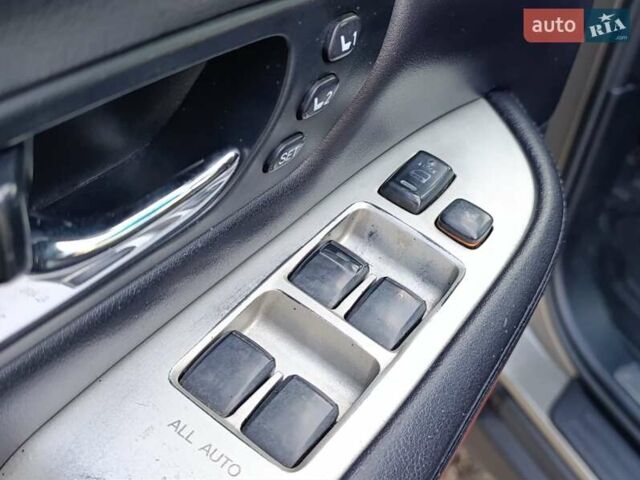 Бежевый Лексус РХ, объемом двигателя 3.3 л и пробегом 167 тыс. км за 7900 $, фото 17 на Automoto.ua