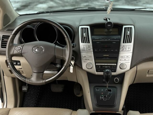 Бежевий Лексус РХ, об'ємом двигуна 3.3 л та пробігом 260 тис. км за 9999 $, фото 23 на Automoto.ua