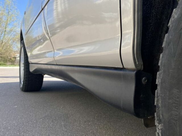 Бежевый Лексус РХ, объемом двигателя 3.3 л и пробегом 200 тыс. км за 10000 $, фото 5 на Automoto.ua