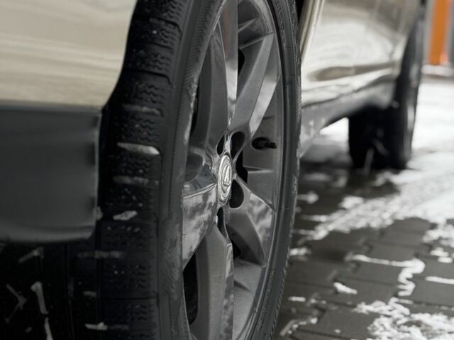 Бежевий Лексус РХ, об'ємом двигуна 3.3 л та пробігом 260 тис. км за 9999 $, фото 17 на Automoto.ua