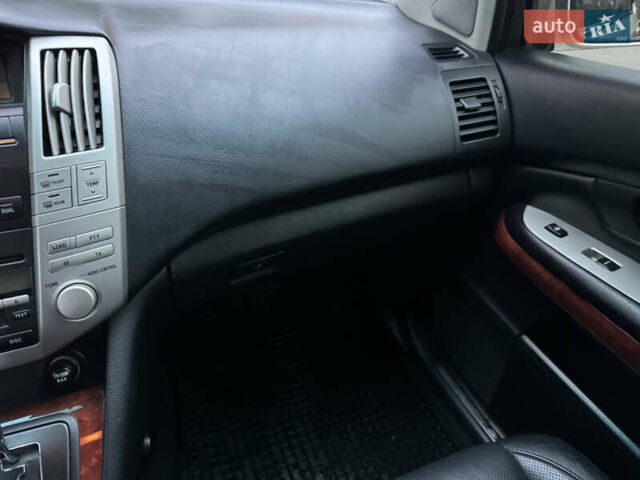 Бежевый Лексус РХ, объемом двигателя 3 л и пробегом 192 тыс. км за 10750 $, фото 18 на Automoto.ua