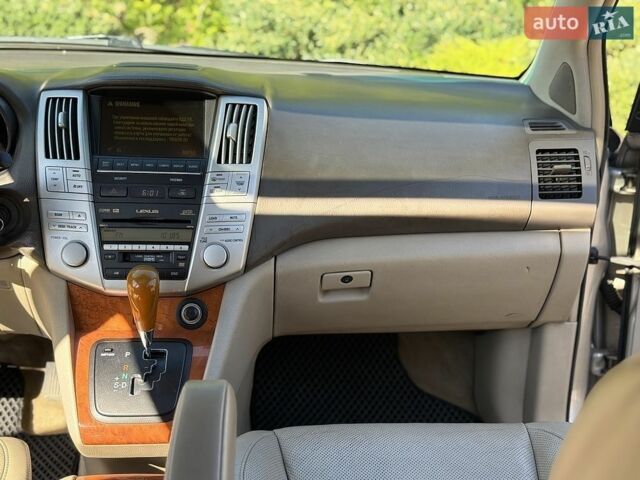 Бежевый Лексус РХ, объемом двигателя 3.5 л и пробегом 170 тыс. км за 9250 $, фото 10 на Automoto.ua