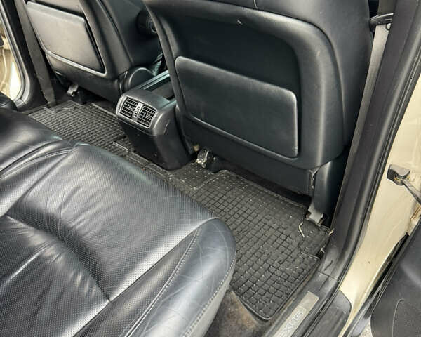 Бежевый Лексус РХ, объемом двигателя 3.46 л и пробегом 238 тыс. км за 10100 $, фото 11 на Automoto.ua