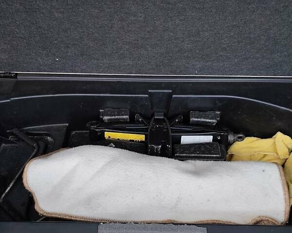 Бежевый Лексус РХ, объемом двигателя 3.46 л и пробегом 347 тыс. км за 10700 $, фото 28 на Automoto.ua