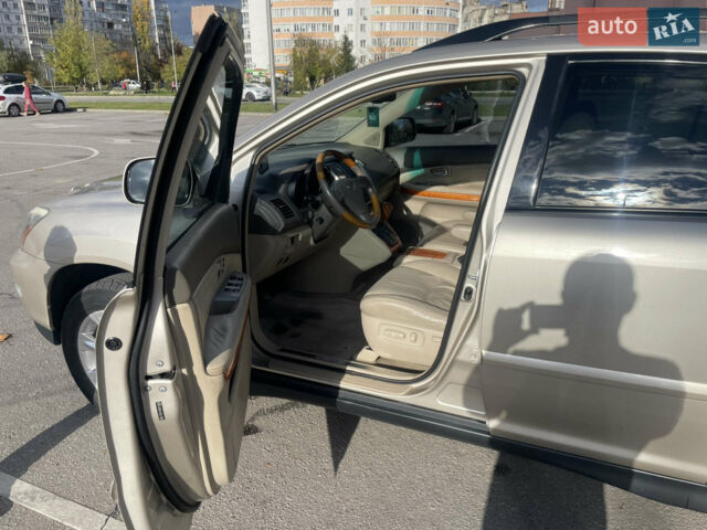Бежевий Лексус РХ, об'ємом двигуна 3.46 л та пробігом 198 тис. км за 12500 $, фото 16 на Automoto.ua