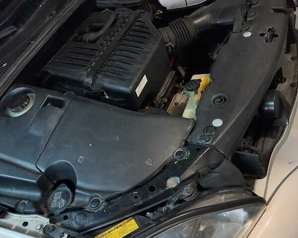 Бежевый Лексус РХ, объемом двигателя 3.3 л и пробегом 268 тыс. км за 10700 $, фото 5 на Automoto.ua