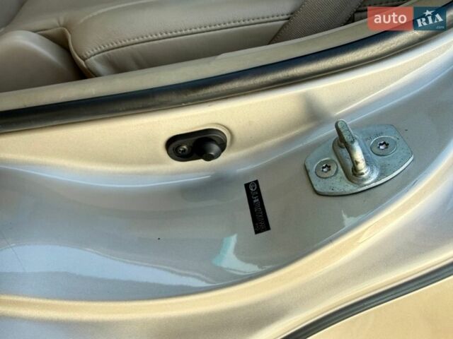 Бежевый Лексус РХ, объемом двигателя 3.3 л и пробегом 240 тыс. км за 7800 $, фото 57 на Automoto.ua