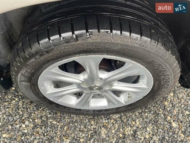 Бежевый Лексус РХ, объемом двигателя 3.5 л и пробегом 258 тыс. км за 9700 $, фото 9 на Automoto.ua