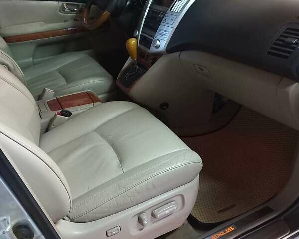 Бежевый Лексус РХ, объемом двигателя 3.3 л и пробегом 268 тыс. км за 10700 $, фото 12 на Automoto.ua