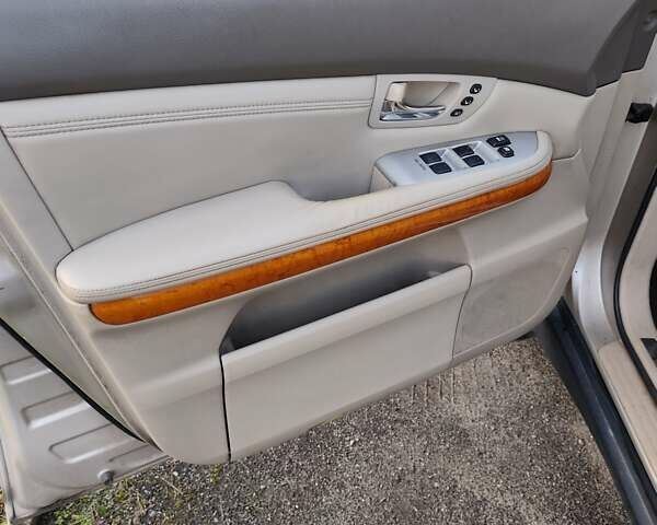 Бежевый Лексус РХ, объемом двигателя 3.46 л и пробегом 347 тыс. км за 10700 $, фото 17 на Automoto.ua