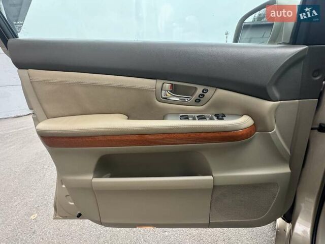 Бежевый Лексус РХ, объемом двигателя 3.46 л и пробегом 228 тыс. км за 10900 $, фото 88 на Automoto.ua
