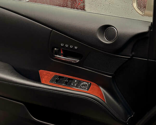 Бежевый Лексус РХ, объемом двигателя 3.46 л и пробегом 170 тыс. км за 16400 $, фото 15 на Automoto.ua