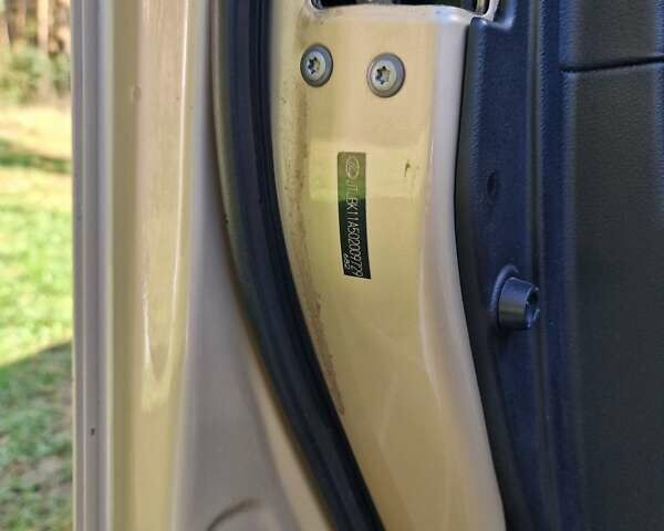 Бежевый Лексус РХ, объемом двигателя 3.46 л и пробегом 277 тыс. км за 18600 $, фото 1 на Automoto.ua