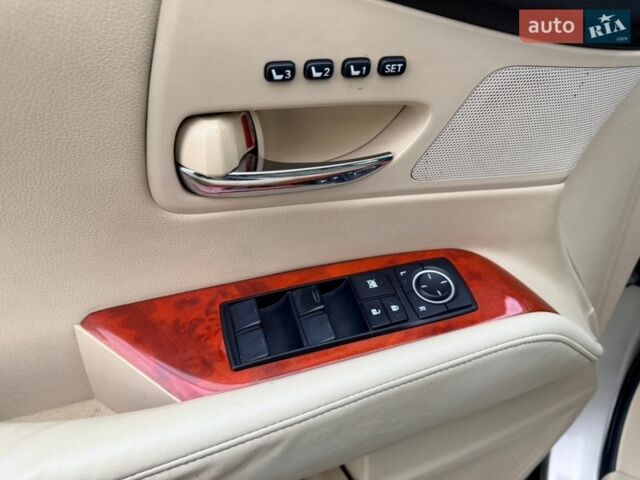 Бежевый Лексус РХ, объемом двигателя 3.46 л и пробегом 310 тыс. км за 15900 $, фото 18 на Automoto.ua