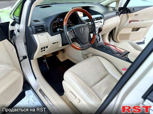 Бежевый Лексус РХ, объемом двигателя 3.5 л и пробегом 19900 тыс. км за 15900 $, фото 4 на Automoto.ua