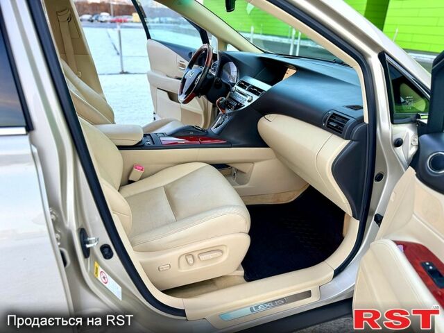 Бежевый Лексус РХ, объемом двигателя 3.5 л и пробегом 19900 тыс. км за 15900 $, фото 7 на Automoto.ua