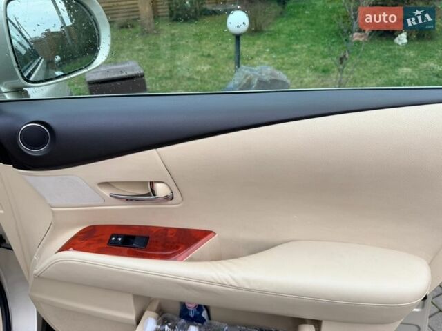 Бежевый Лексус РХ, объемом двигателя 3.46 л и пробегом 310 тыс. км за 15900 $, фото 27 на Automoto.ua