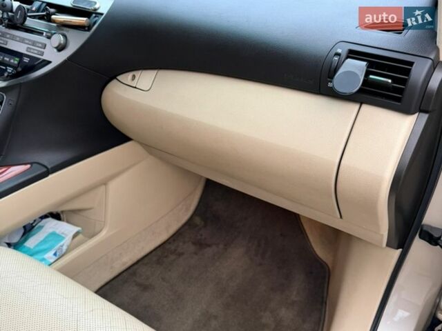 Бежевый Лексус РХ, объемом двигателя 3.46 л и пробегом 310 тыс. км за 15900 $, фото 23 на Automoto.ua