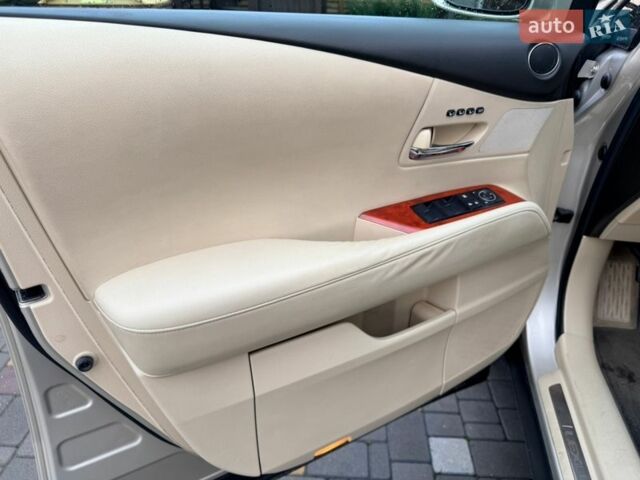 Бежевый Лексус РХ, объемом двигателя 3.46 л и пробегом 310 тыс. км за 15900 $, фото 21 на Automoto.ua