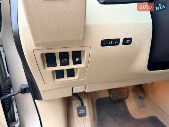 Бежевый Лексус РХ, объемом двигателя 3.46 л и пробегом 310 тыс. км за 15900 $, фото 17 на Automoto.ua