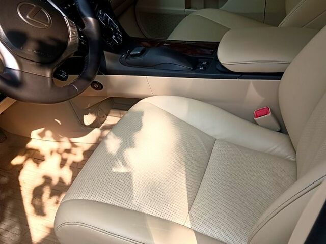 Бежевый Лексус РХ, объемом двигателя 3.5 л и пробегом 189 тыс. км за 17100 $, фото 4 на Automoto.ua