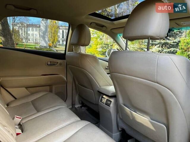 Лексус РХ 2012 в Киеве на Automoto.ua Бежевый Лексус РХ, объемом двигателя 3.5 л и пробегом 98 тыс. км за 22990 $, фото 31 на Automoto.ua