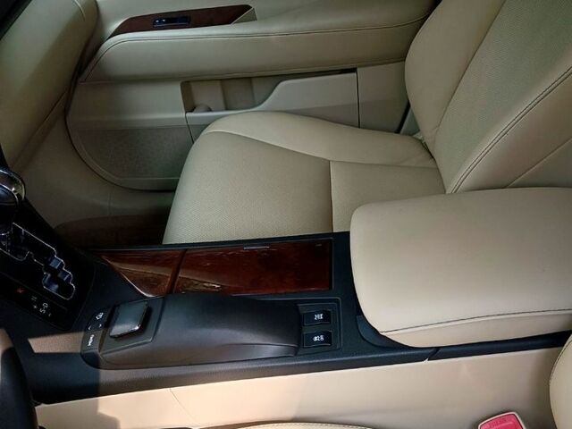 Бежевый Лексус РХ, объемом двигателя 3.5 л и пробегом 189 тыс. км за 17100 $, фото 5 на Automoto.ua