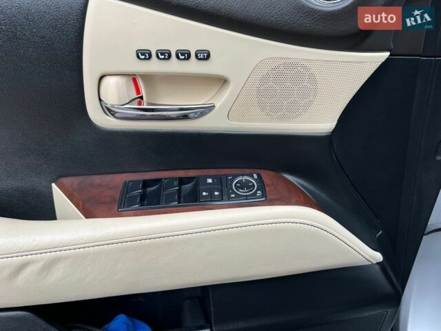 Бежевий Лексус РХ, об'ємом двигуна 3.5 л та пробігом 214 тис. км за 20500 $, фото 10 на Automoto.ua