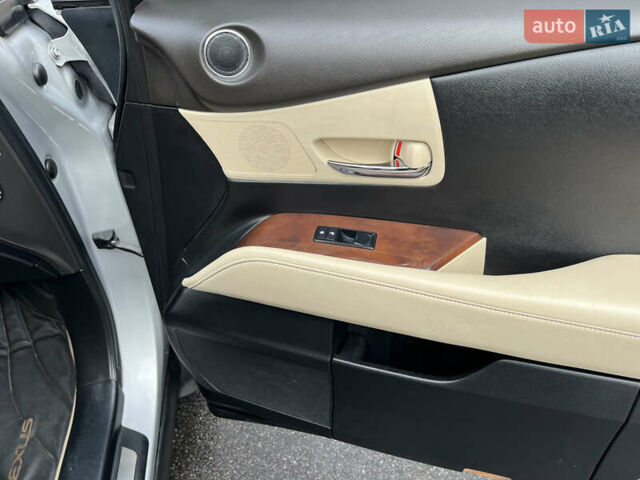 Бежевий Лексус РХ, об'ємом двигуна 3.46 л та пробігом 213 тис. км за 19999 $, фото 31 на Automoto.ua