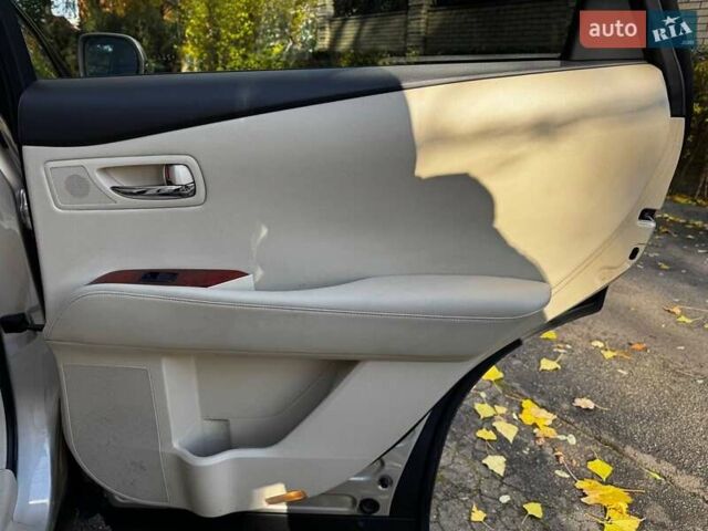 Лексус РХ 2012 в Киеве на Automoto.ua Бежевый Лексус РХ, объемом двигателя 3.5 л и пробегом 98 тыс. км за 22990 $, фото 30 на Automoto.ua
