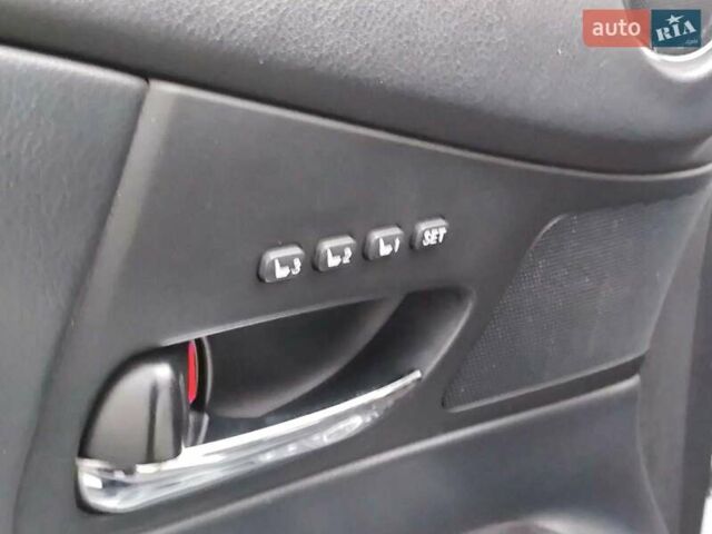 Бежевый Лексус РХ, объемом двигателя 2.7 л и пробегом 155 тыс. км за 20290 $, фото 15 на Automoto.ua