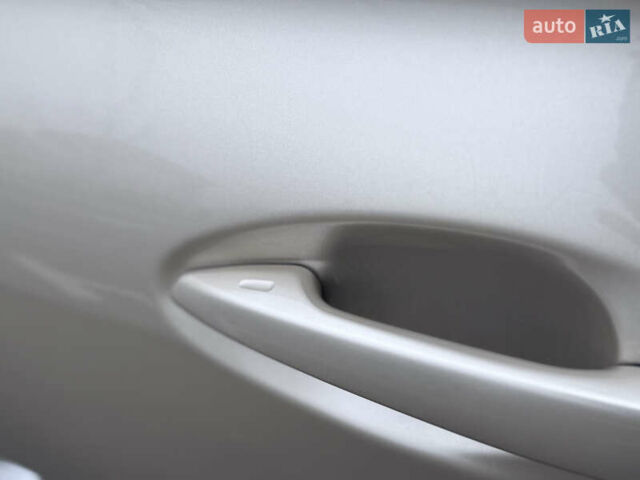 Бежевий Лексус РХ, об'ємом двигуна 3.46 л та пробігом 162 тис. км за 16800 $, фото 32 на Automoto.ua