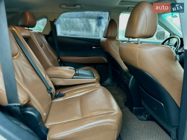 Бежевый Лексус РХ, объемом двигателя 3.46 л и пробегом 162 тыс. км за 18500 $, фото 6 на Automoto.ua