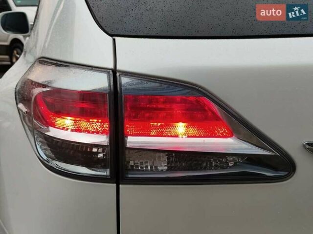 Бежевый Лексус РХ, объемом двигателя 2.7 л и пробегом 155 тыс. км за 20290 $, фото 5 на Automoto.ua