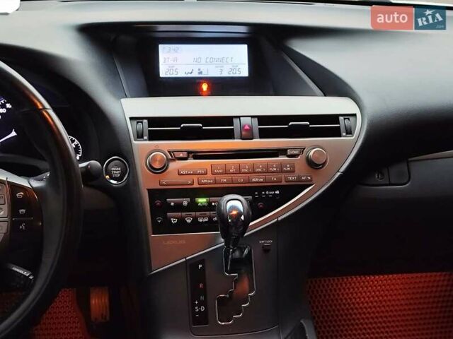 Бежевый Лексус РХ, объемом двигателя 2.7 л и пробегом 155 тыс. км за 20290 $, фото 31 на Automoto.ua