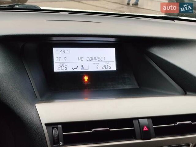 Бежевый Лексус РХ, объемом двигателя 2.7 л и пробегом 155 тыс. км за 20290 $, фото 24 на Automoto.ua