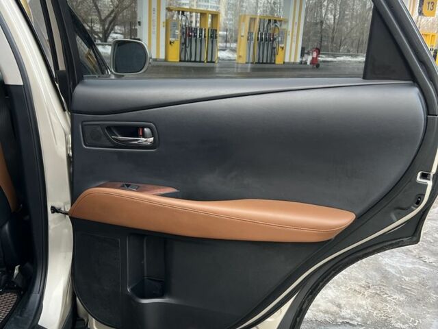 Бежевий Лексус РХ, об'ємом двигуна 3.5 л та пробігом 165 тис. км за 17000 $, фото 6 на Automoto.ua