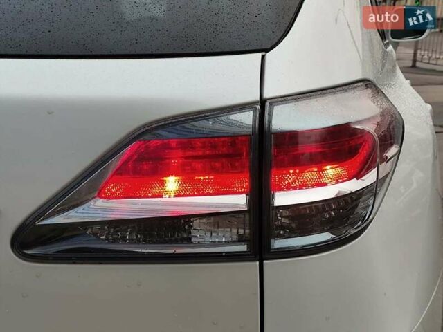 Бежевый Лексус РХ, объемом двигателя 2.7 л и пробегом 155 тыс. км за 20290 $, фото 6 на Automoto.ua